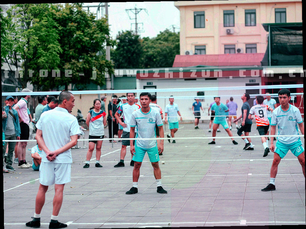 旧版兼容三个阶段横向对照示意图，标注兼容、待排查、已归档标签与浏览器设备组合